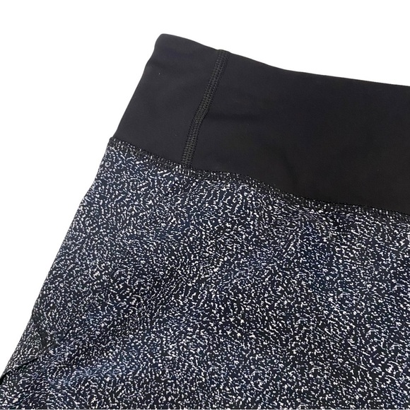 Athleta Women's Run with It 3” Shorts Black & White Marled Pattern Size Medium - Picture 4 of 10